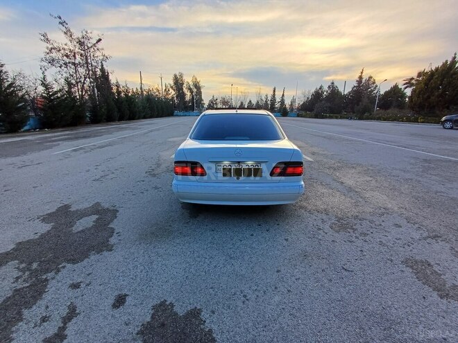 Mercedes E 270 2000, 640,730 km - 2.7 l - Sabirabad