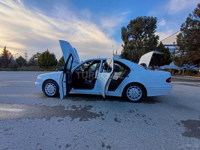 Mercedes E 270 2000, 640,730 km - 2.7 l - Sabirabad