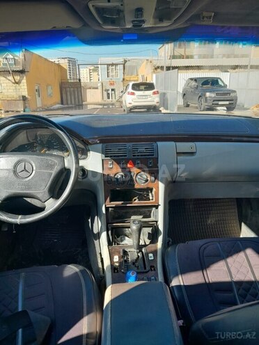 Mercedes E 230 1996, 390,000 km - 2.3 л - Xırdalan