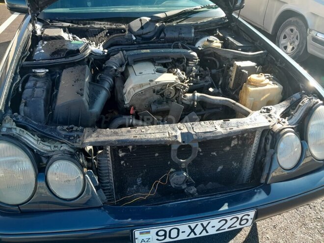 Mercedes E 230 1996, 390,000 km - 2.3 л - Xırdalan