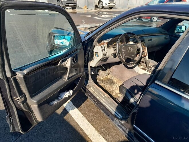 Mercedes E 230 1996, 390,000 km - 2.3 л - Xırdalan