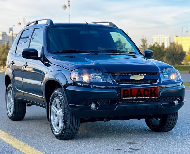 Chevrolet Niva 2018, 9,900 km - 1.7 л - Bakı