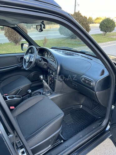 Chevrolet Niva 2018, 9,900 km - 1.7 л - Bakı