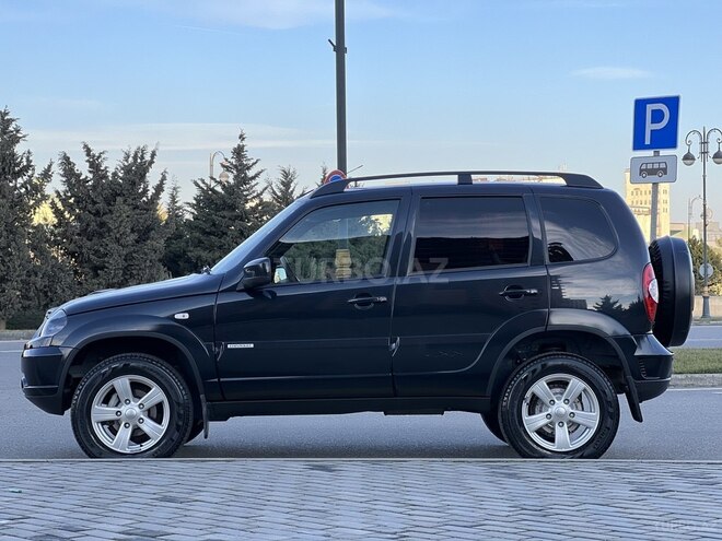 Chevrolet Niva 2018, 9,900 km - 1.7 л - Bakı
