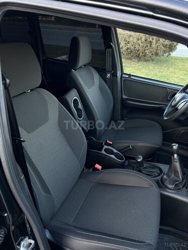 Chevrolet Niva 2018, 9,900 km - 1.7 л - Bakı