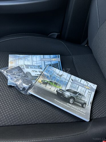 Chevrolet Niva 2018, 9,900 km - 1.7 л - Bakı