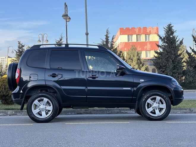 Chevrolet Niva 2018, 9,900 km - 1.7 л - Bakı