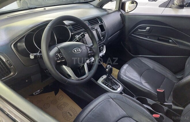 Kia Rio 2011, 320,000 km - 1.4 l - Sumqayıt