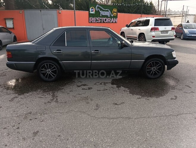 Mercedes E 200 1994, 250,000 km - 2.0 l - Bakı