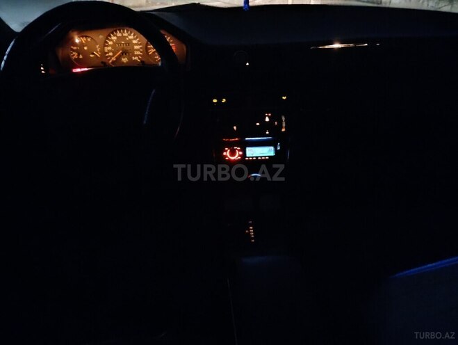 Mercedes E 200 1994, 250,000 km - 2.0 l - Bakı