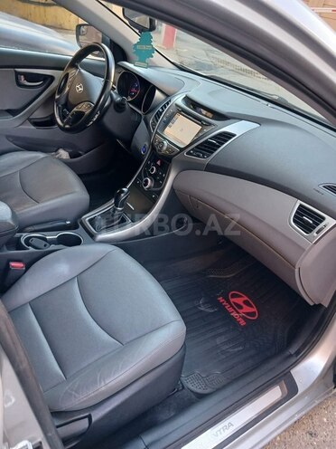 Hyundai Elantra 2015, 135,000 km - 2.0 l - Bakı