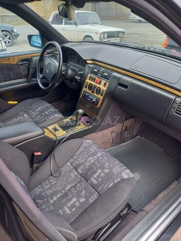 Mercedes E 200 1998, 388,450 km - 2.0 l - Bakı