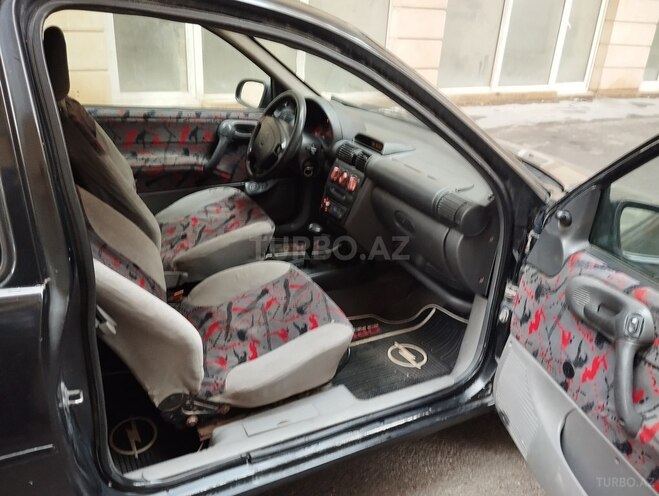Opel Corsa 1994, 657,330 km - 1.4 l - Bakı