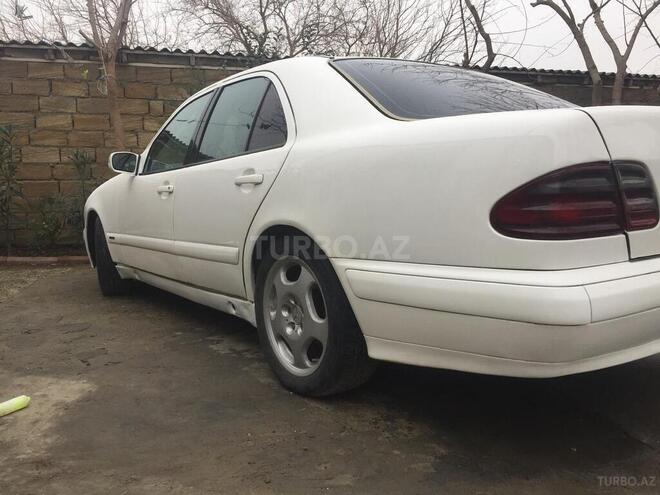 Mercedes E 220 2001, 123,456 km - 2.2 л - Bakı