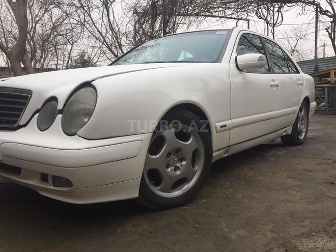 Mercedes E 220 2001, 123,456 km - 2.2 л - Bakı