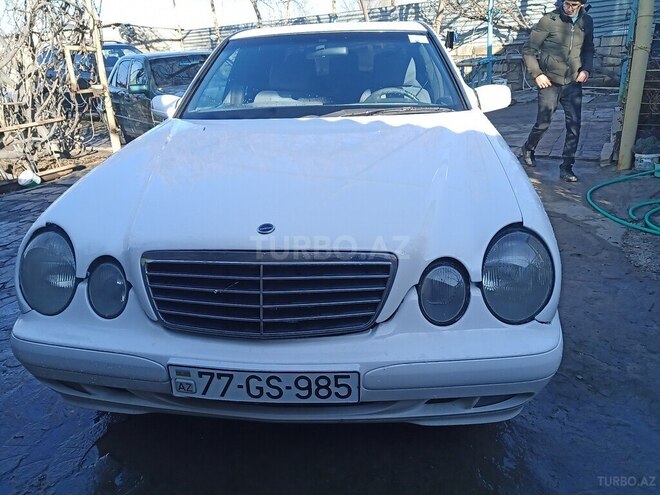 Mercedes E 220 2001, 123,456 km - 2.2 л - Bakı