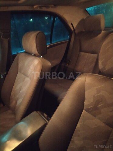 Mercedes E 270 2000, 370,000 km - 2.7 l - Göyçay