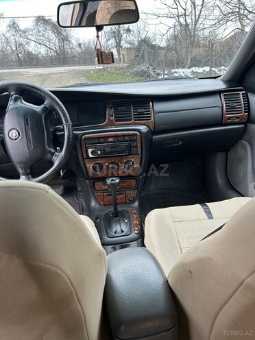 Opel Vectra 1996, 295,000 km - 1.8 l - Quba