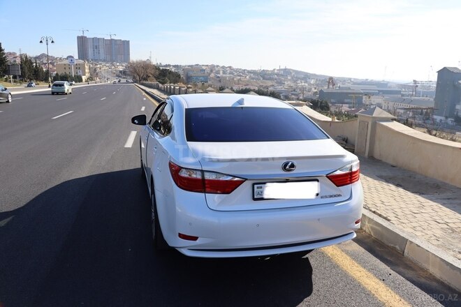 Lexus ES 300h 2015, 162,000 km - 2.5 l - Bakı