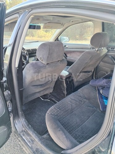 Volkswagen Passat 2003, 257,692 km - 1.5 l - Mingəçevir
