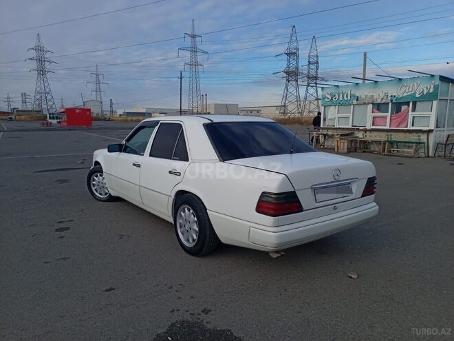 Mercedes E 280 1993, 22,222 km - 2.8 l - Sabirabad