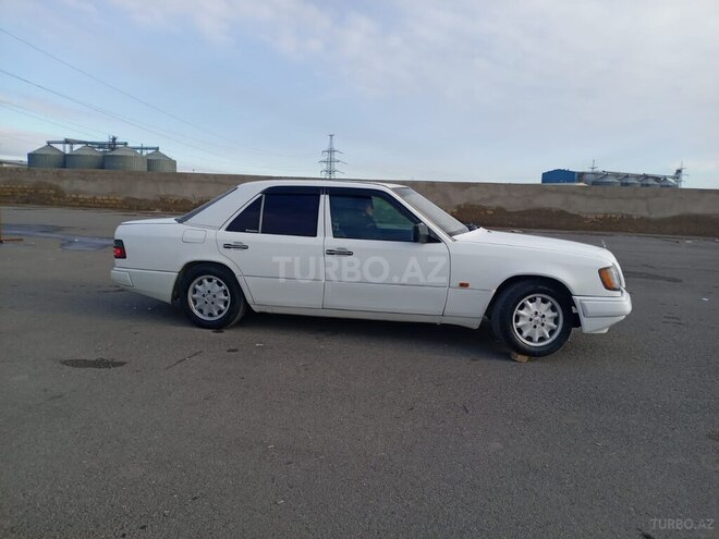 Mercedes E 280 1993, 22,222 km - 2.8 l - Sabirabad