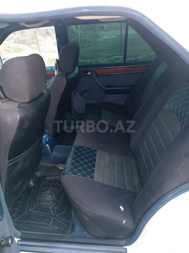 Mercedes E 280 1993, 22,222 km - 2.8 l - Sabirabad