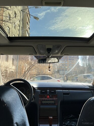 Mercedes E 240 1998, 263,000 km - 2.4 l - Bakı