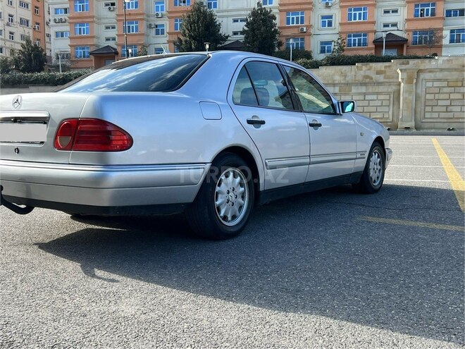 Mercedes E 240 1998, 263,000 km - 2.4 l - Bakı