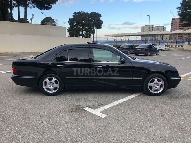 Mercedes E 320 2001, 260,000 km - 3.2 l - Sumqayıt