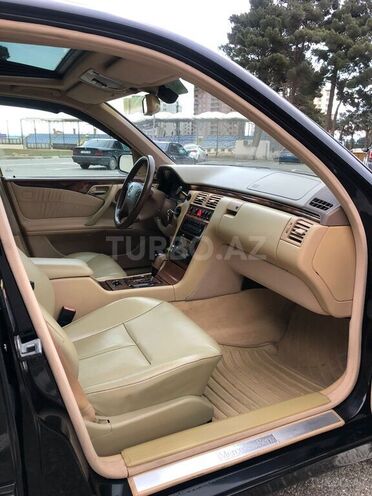 Mercedes E 320 2001, 260,000 km - 3.2 l - Sumqayıt