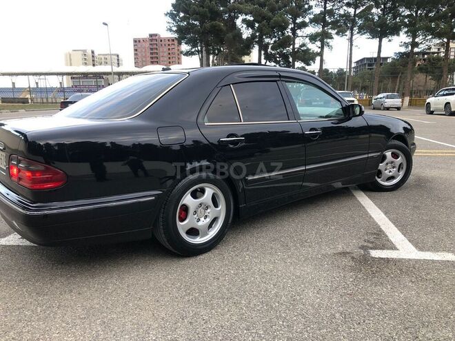 Mercedes E 320 2001, 260,000 km - 3.2 l - Sumqayıt