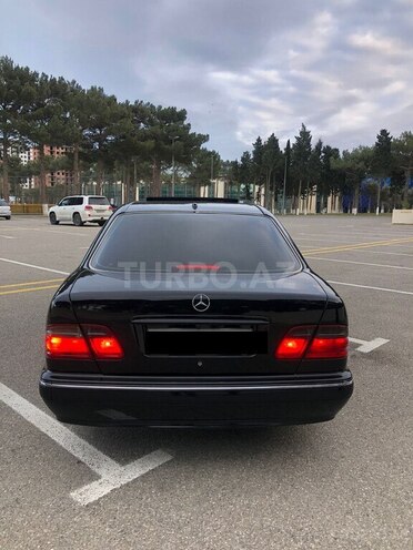 Mercedes E 320 2001, 260,000 km - 3.2 l - Sumqayıt
