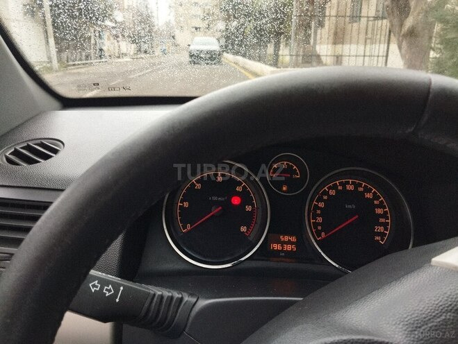 Opel Astra 2006, 240,000 km - 1.9 l - Lənkəran