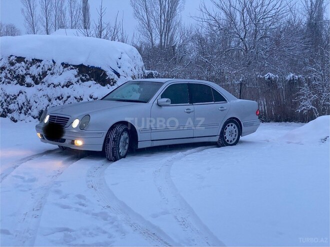 Mercedes E 220 2000, 420,000 km - 2.2 l - Ucar