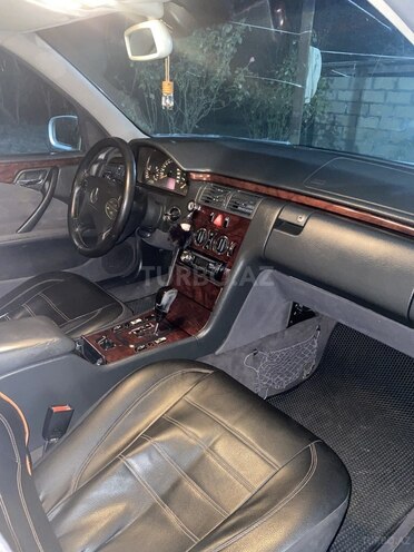 Mercedes E 220 2000, 420,000 km - 2.2 l - Ucar