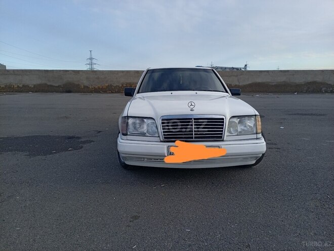Mercedes E 220 1993, 542,187 km - 2.2 л - Sabirabad