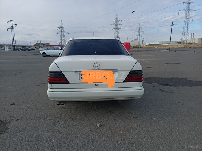 Mercedes E 220 1993, 542,187 km - 2.2 л - Sabirabad