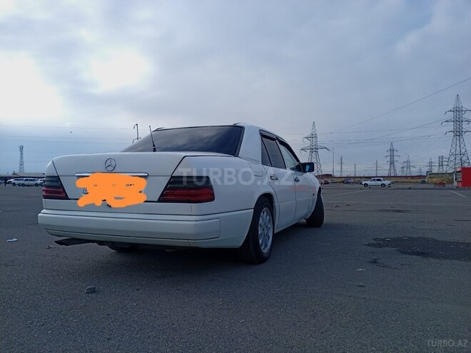 Mercedes E 220 1993, 542,187 km - 2.2 л - Sabirabad