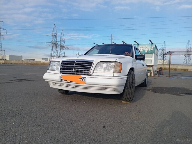 Mercedes E 220 1993, 542,187 km - 2.2 л - Sabirabad