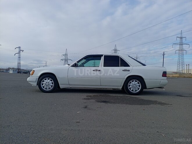 Mercedes E 220 1993, 542,187 km - 2.2 л - Sabirabad