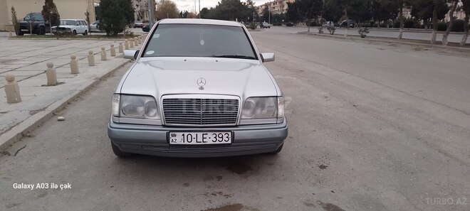 Mercedes E 220 1994, 600,000 km - 2.2 л - Sumqayıt