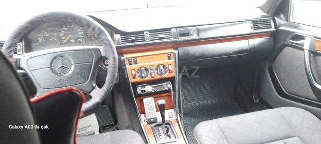 Mercedes E 220 1994, 600,000 km - 2.2 л - Sumqayıt