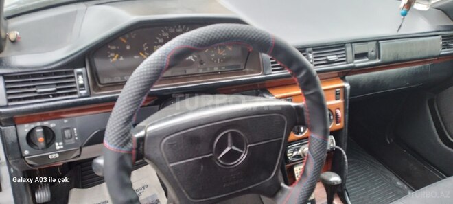 Mercedes E 220 1994, 600,000 km - 2.2 л - Sumqayıt