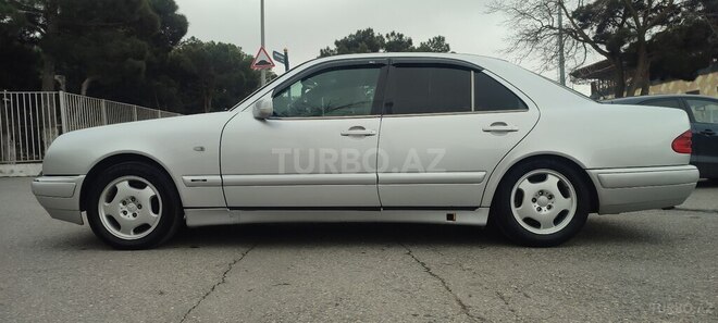 Mercedes E 230 1995, 438,880 km - 2.3 l - Bakı