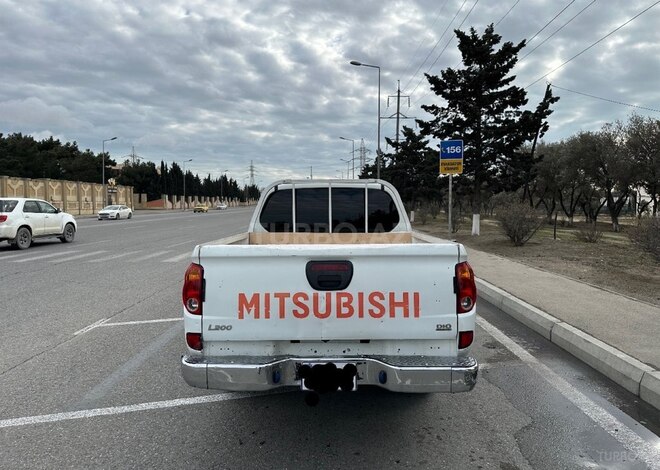 Mitsubishi L200 2012, 511,000 km - 2.5 l - Bakı