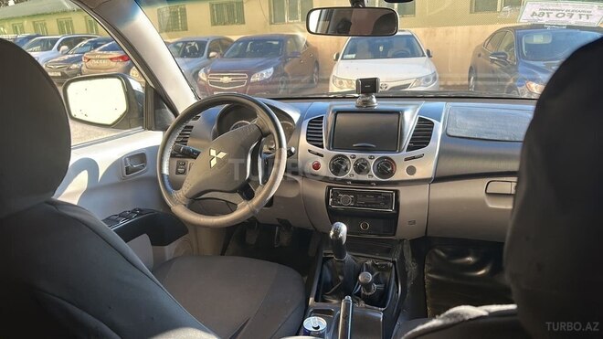 Mitsubishi L200 2012, 511,000 km - 2.5 l - Bakı