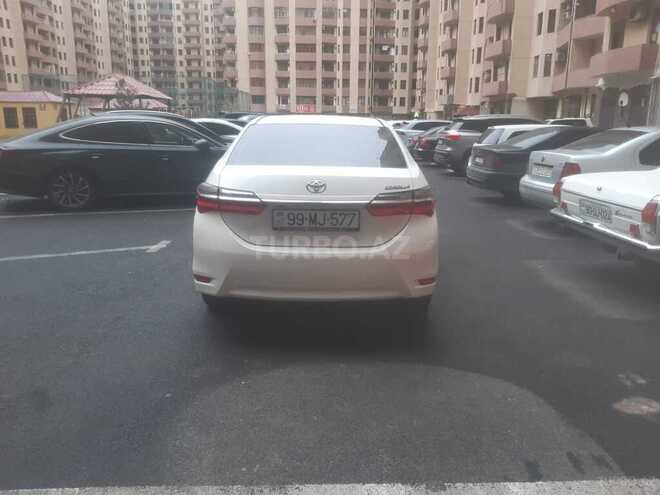 Toyota Corolla 2018, 117,000 km - 1.6 l - Bakı
