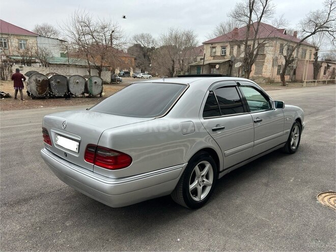Mercedes E 230 1996, 334,500 km - 2.3 l - Sumqayıt