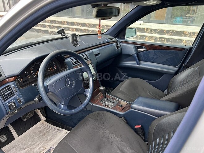 Mercedes E 230 1996, 334,500 km - 2.3 l - Sumqayıt